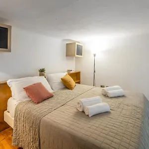 Ausonio 14 Apartamento