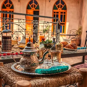 ** Casa de hóspedes 111 & Marrocos